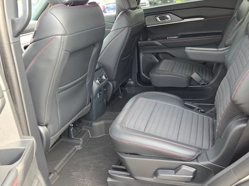 New 2026 Ford Explorer ST-Line w/ ST-Line Street Pack RWD image 38