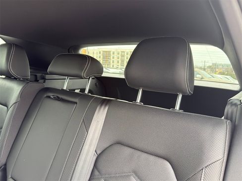 New 2026 Volkswagen Atlas Cross Sport SE image 28