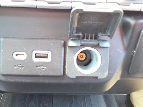 Used 2021 GMC Sierra 1500 SLE image 38