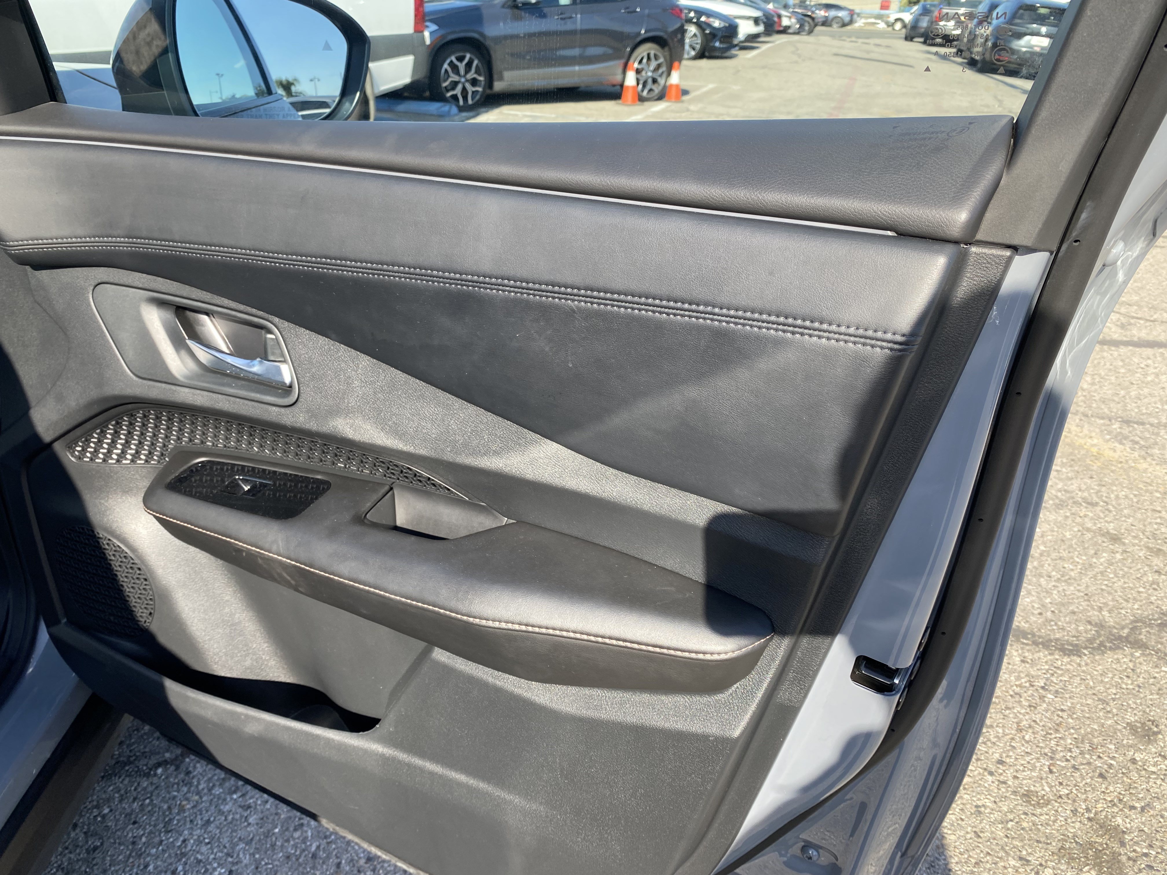 Used 2023 Nissan Ariya FWD image 24