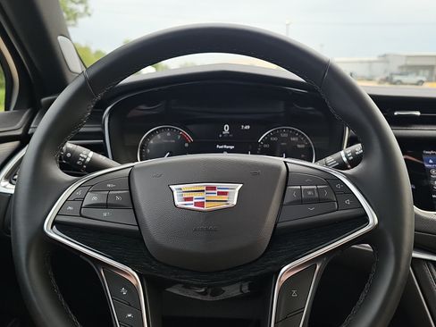 Used 2025 Cadillac XT5 Premium Luxury FWD image 25
