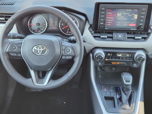 Used 2020 Toyota RAV4 XLE Premium image 27
