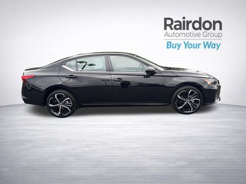 Used 2025 Nissan Altima 2.5 SR AWD/4WD image 8