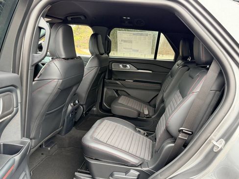 New 2026 Ford Explorer ST-Line w/ ST-Line Street Pack RWD image 18