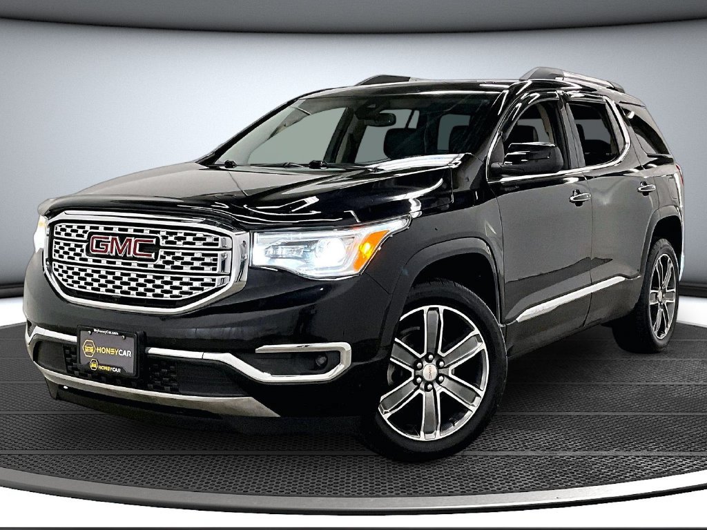 Used 2018 GMC Acadia Denali w/ Technology Package AWD/4WD image 3