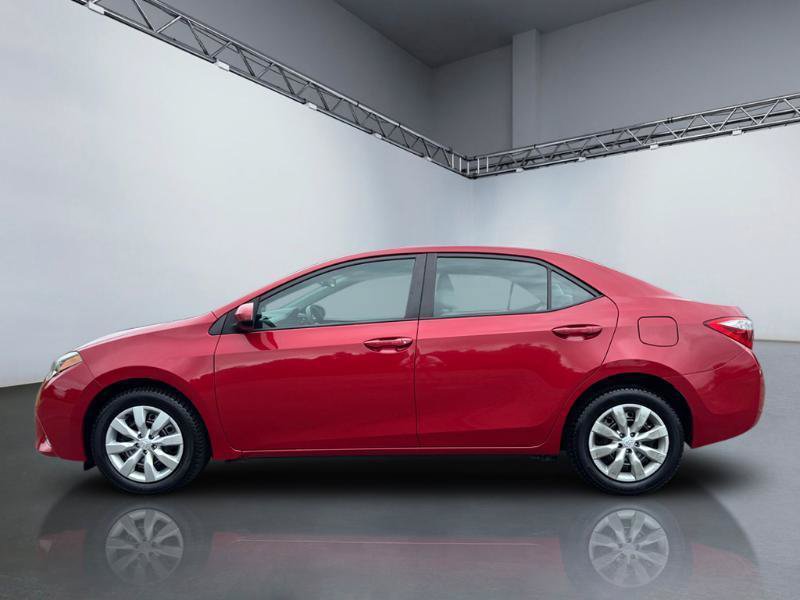 Used 2015 Toyota Corolla LE FWD image 2