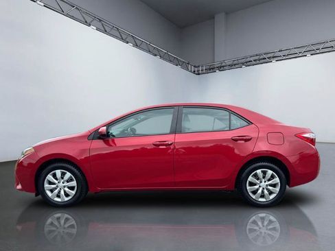 Used 2015 Toyota Corolla LE FWD image 2