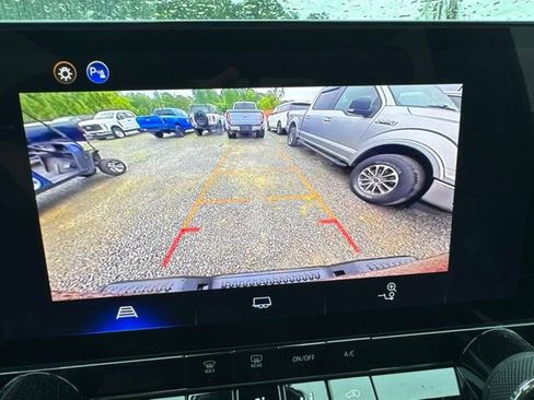 Used 2025 Chevrolet Colorado W/T w/ Advanced Trailering Package RWD image 17