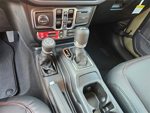 New 2025 Jeep Wrangler Unlimited Rubicon image 22