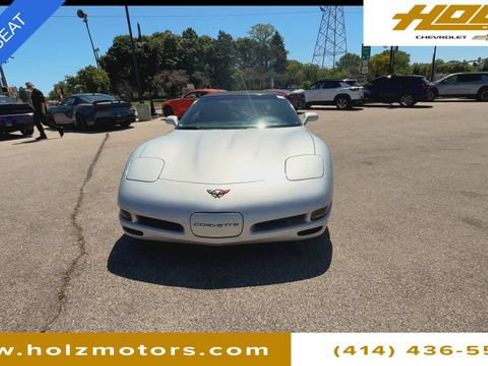 Used 2000 Chevrolet Corvette Convertible w/ Memory Pkg RWD image 3