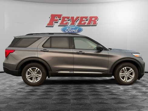 Certified 2021 Ford Explorer XLT w/ Equipment Group 202A RWD image 6