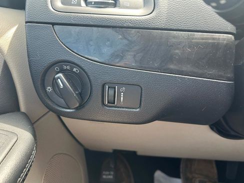 Used 2016 Dodge Grand Caravan SXT FWD image 23