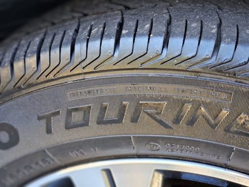 Certified 2021 Nissan Rogue SV image 10