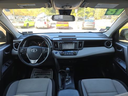 Used 2018 Toyota RAV4 XLE image 16