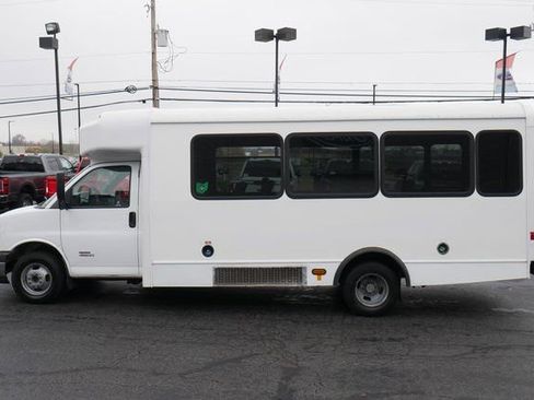 Used 2014 Chevrolet Express 4500 w/ Shuttle Bus Package image 6
