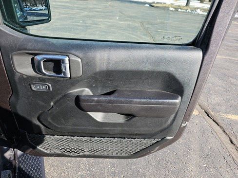 Used 2021 Jeep Wrangler Rubicon w/ Steel Bumper Group image 15