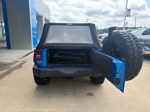 Used 2015 Jeep Wrangler Unlimited Sport w/ Quick Order Package 24S AWD/4WD image 6