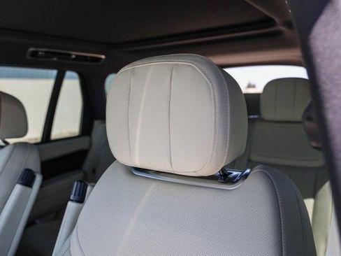 New 2025 Land Rover Range Rover SE image 27