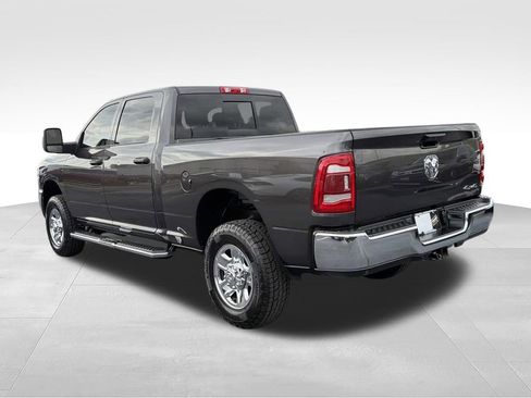 Used 2024 RAM 2500 Tradesman w/ Chrome Appearance Group AWD/4WD image 5