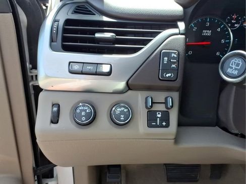 Used 2018 Chevrolet Tahoe Premier AWD/4WD image 15