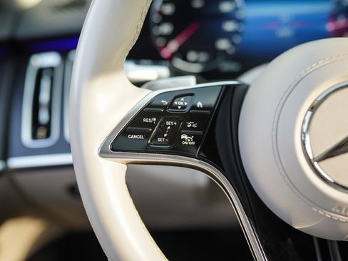 Used 2022 Mercedes-Benz S 500 4MATIC w/ AMG Line Package image 29