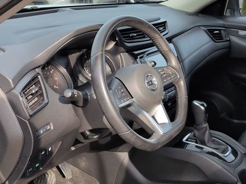 Certified 2018 Nissan Rogue SV image 14