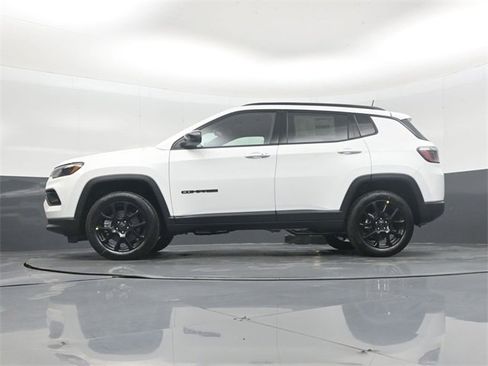 New 2026 Jeep Compass Latitude image 43