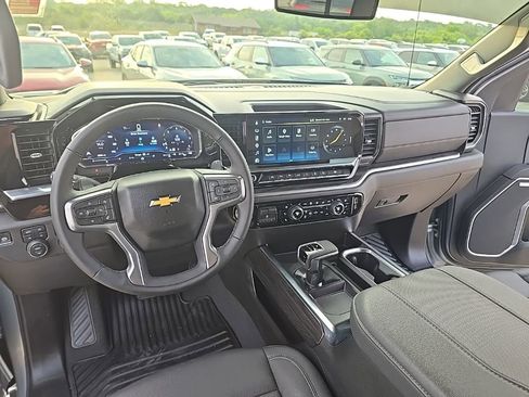 Used 2025 Chevrolet Silverado 1500 LTZ w/ LTZ Convenience Package II AWD/4WD image 19
