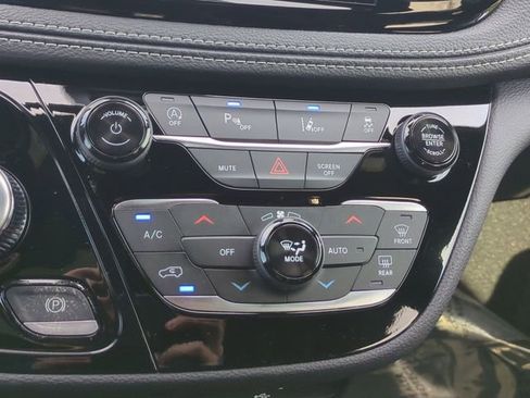 New 2026 Chrysler Pacifica Select image 18