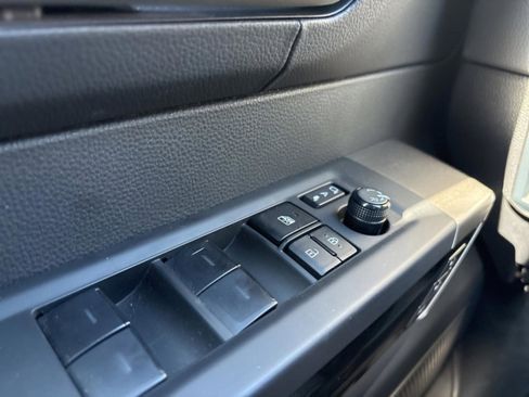 Used 2025 Toyota Tundra Limited image 26