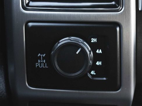 Used 2019 Ford F150 Platinum w/ Equipment Group 701A Luxury image 32