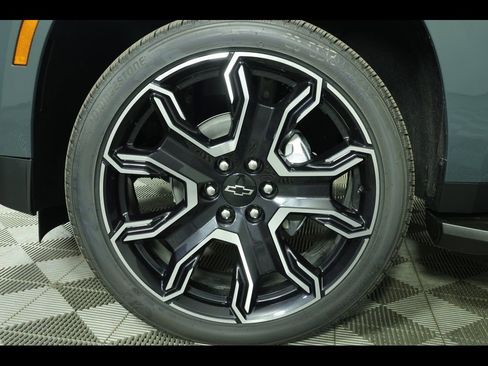 New 2026 Chevrolet Suburban RST w/ Advanced Technology Package AWD/4WD image 16
