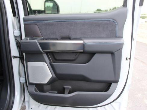 New 2026 Ford F250 Platinum w/ Tremor Off-Road Package AWD/4WD image 13
