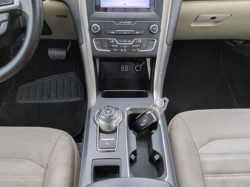 Used 2019 Ford Fusion SE AWD/4WD image 22