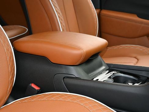 New 2026 Chrysler Pacifica Pinnacle image 44