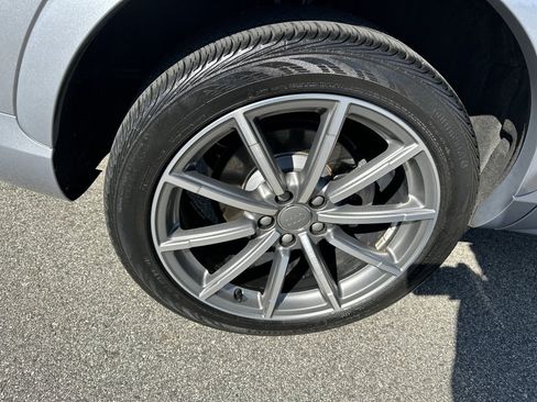 Used 2018 Audi Q3 2.0T Premium Plus w/ Premium Plus Package AWD/4WD image 23
