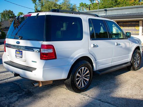 Used 2017 Ford Expedition XLT image 6