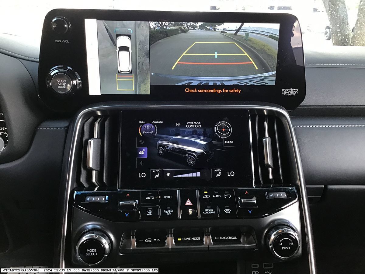 Used 2024 Lexus LX 600 4WD w/ Interior Upgrade Package image 15