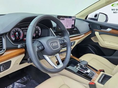 Used 2022 Audi Q5 2.0T Premium Plus w/ Premium Plus Package AWD/4WD image 18