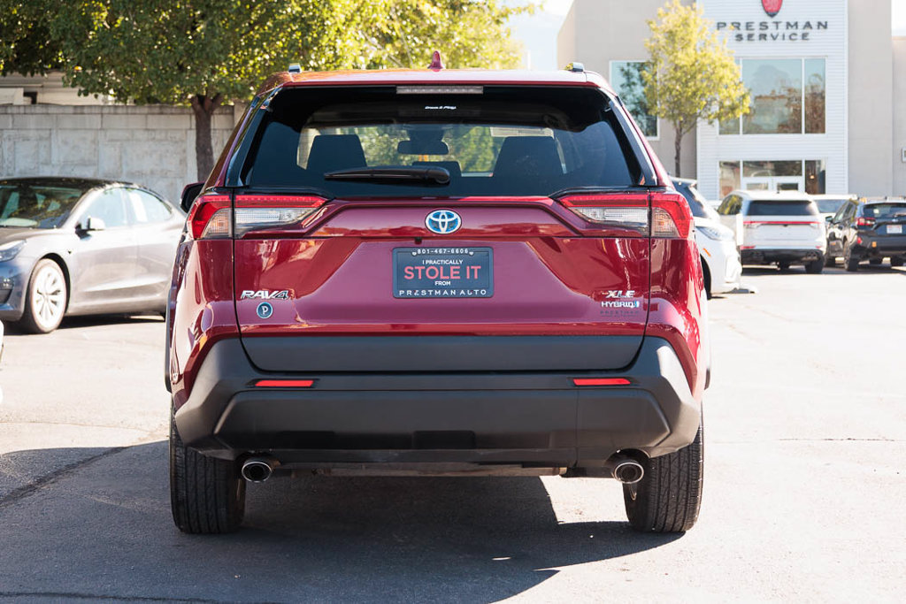Used 2021 Toyota RAV4 XLE w/ Convenience Package AWD/4WD image 13