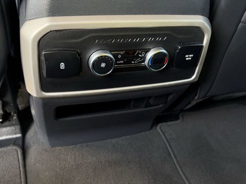 Used 2024 Ford Expedition XLT image 22