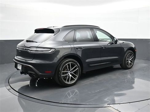 Certified 2025 Porsche Macan image 20