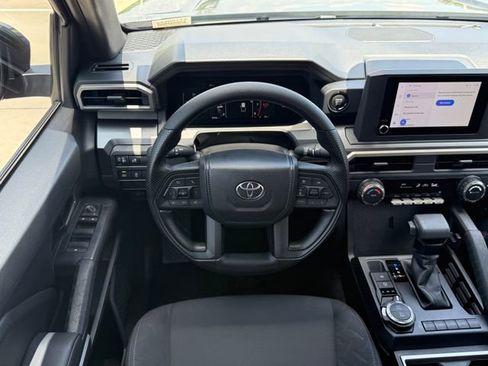 Used 2025 Toyota Tacoma SR5 AWD/4WD image 25