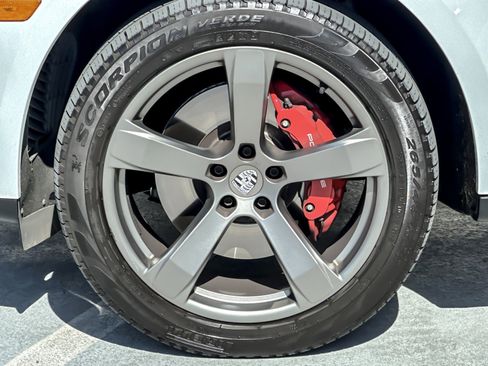 Used 2023 Porsche Macan S AWD/4WD image 26