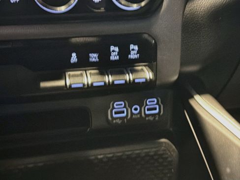 Used 2020 RAM 1500 Big Horn AWD/4WD image 25