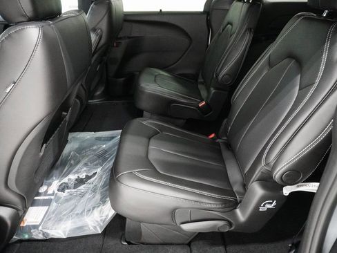 New 2026 Chrysler Voyager LX image 15