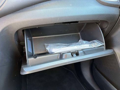 Used 2022 Chevrolet Trax LT w/ LT Convenience Package image 34