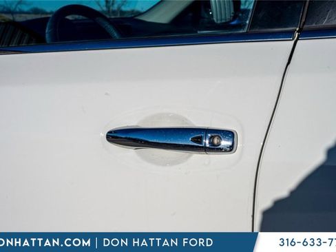 Used 2018 Nissan Rogue SV image 28