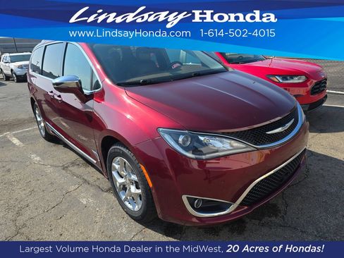 Used 2017 Chrysler Pacifica Limited w/ UConnect Theater Package FWD image 2