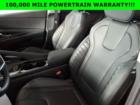Certified 2025 Hyundai Elantra Limited image 10